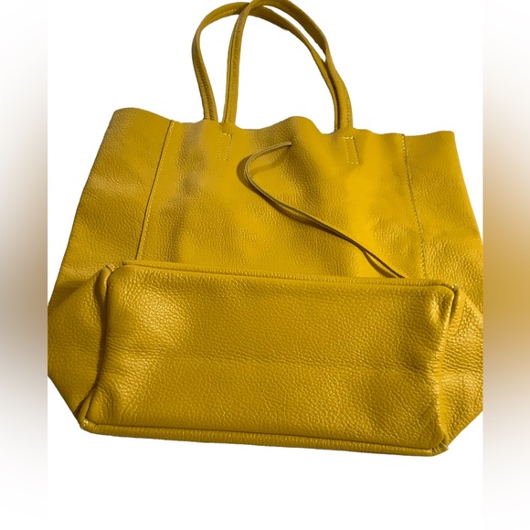 CHALA YELLOW ITALIAN SOFT LEATHER TOTE BAG. - Picture 3 of 12